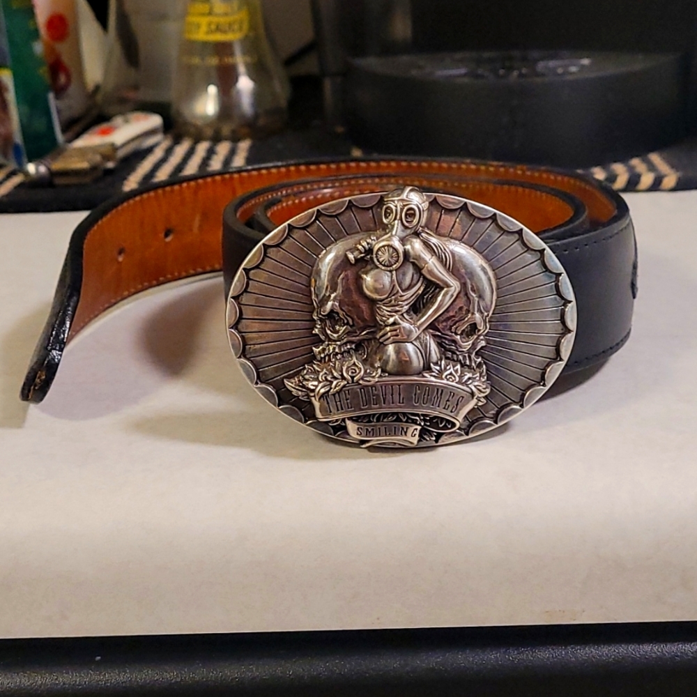 BIKER BELT "THE DEVIL COMES SMILING"